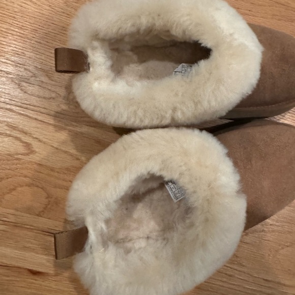 UGG Tan and Cream Women's Shoes Tazzelle - Picture 4 of 7